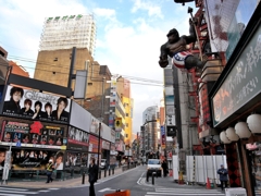 新宿歌舞伎町の朝
