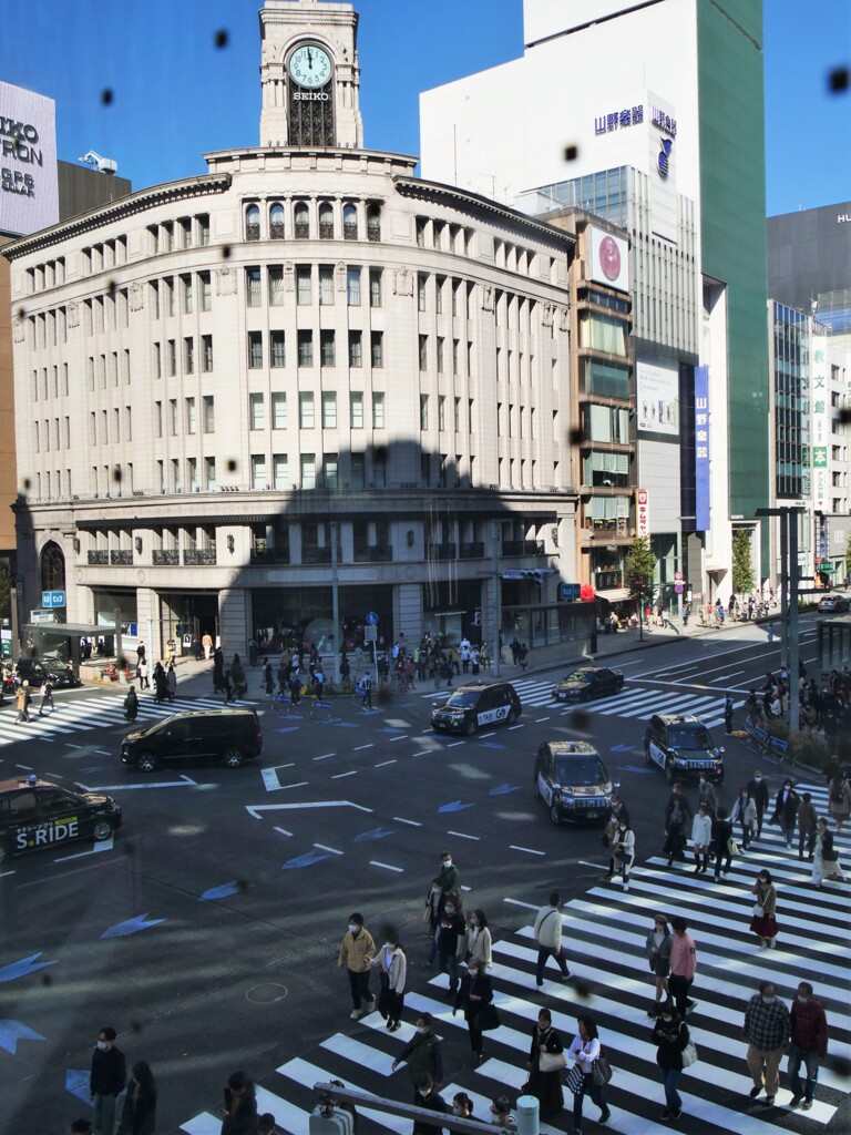 巨大な影