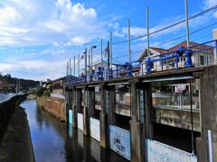 宿河原駅へ