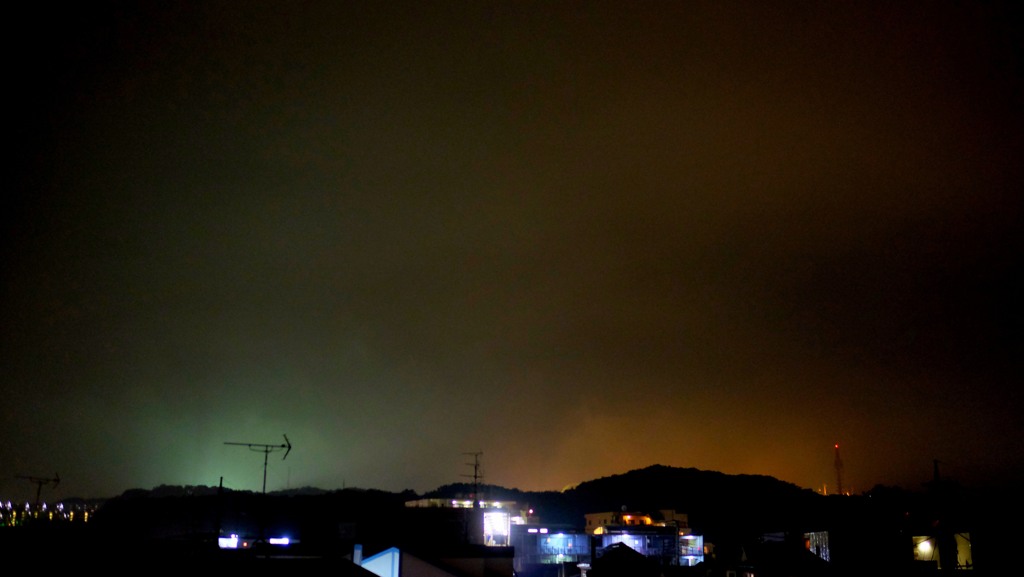 にぎやかな夜空