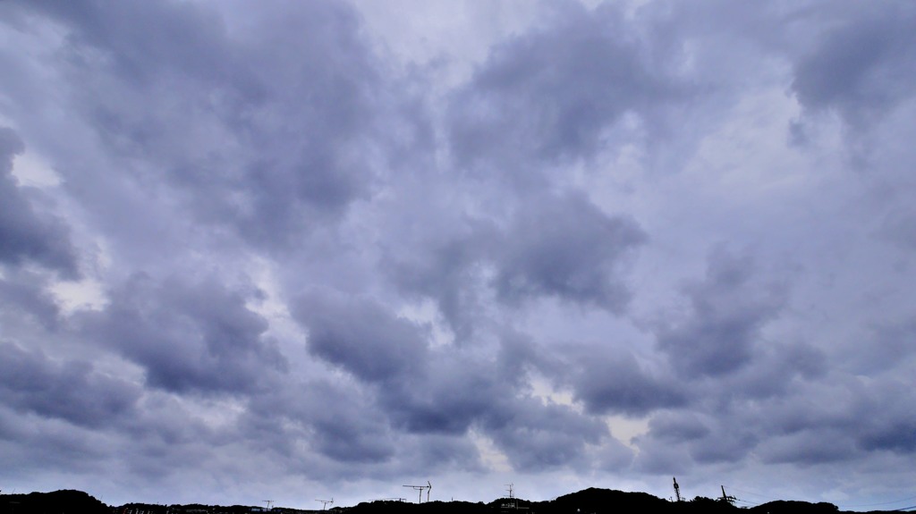 禍々しい空