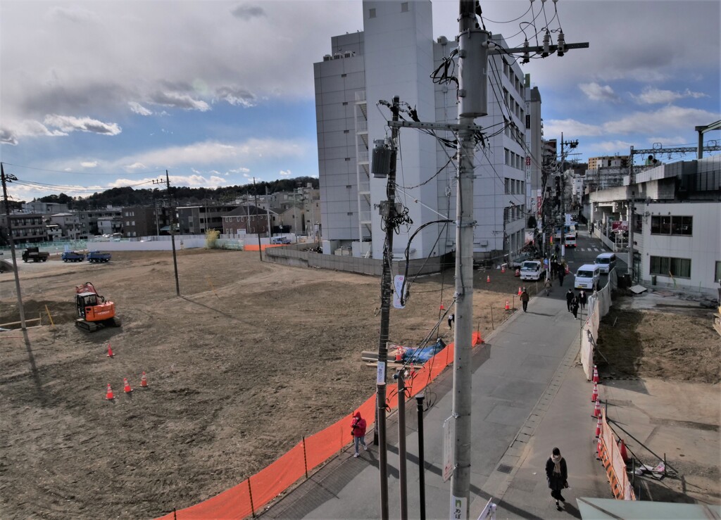 駅前の更地