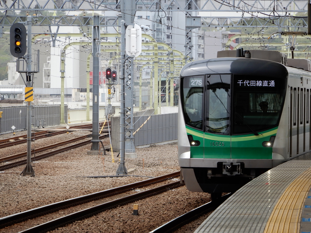 東京メトロ千代田線の綾瀬行