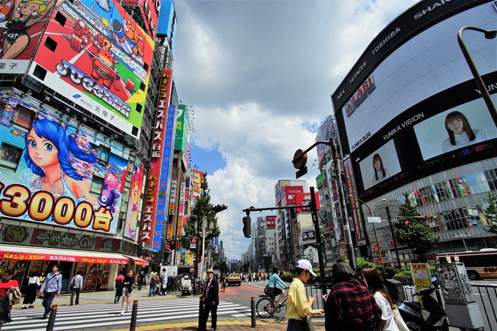 東口歌舞伎町方面