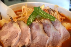 名残のネギ味噌チャーシュー麺＋雷辛子２匙＋下ろしニンニク山盛り２匙