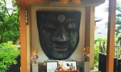 柏手を打たないで拝んでください