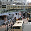 鶴見駅前