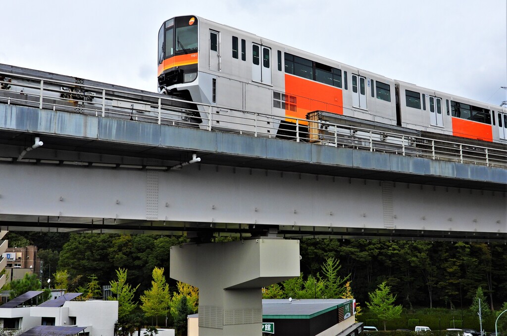 多摩都市モノレール