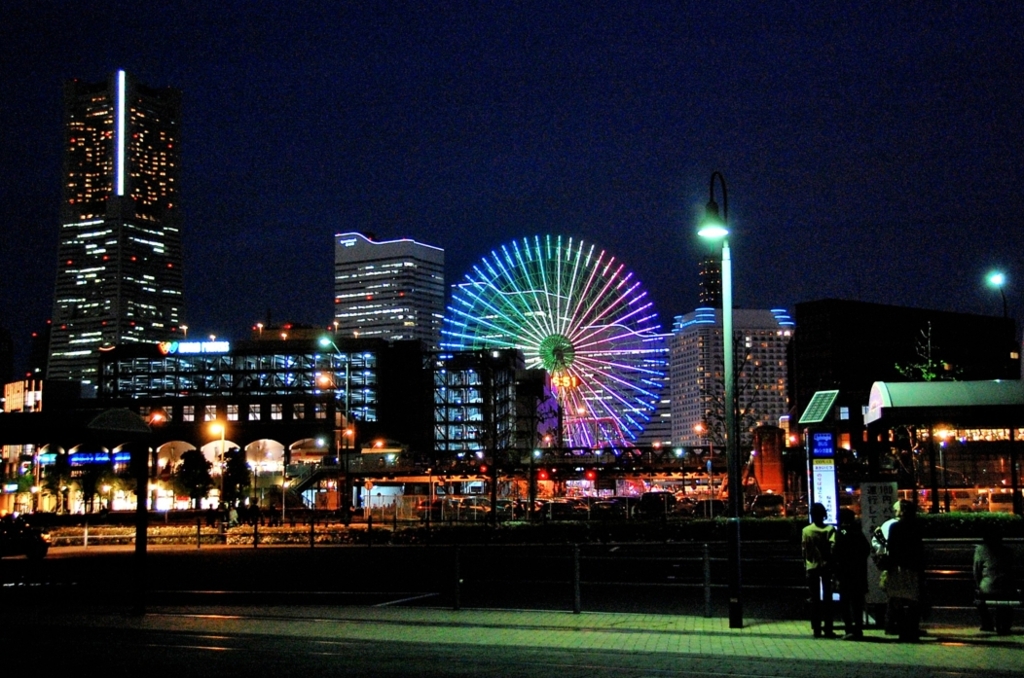 華やかなバス停