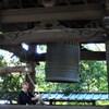 橦木を振るう