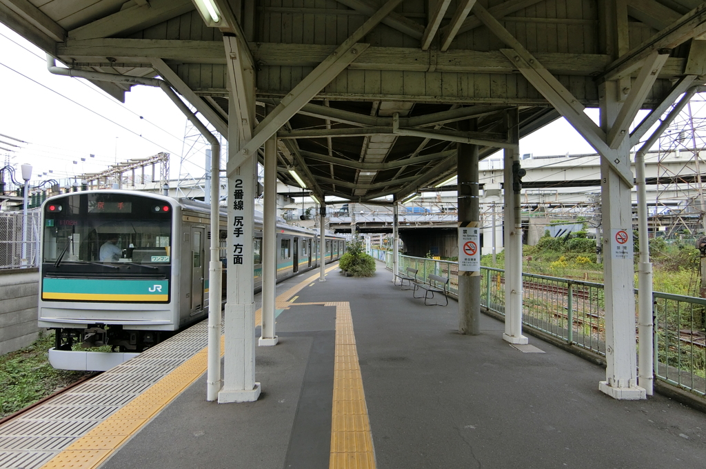 発車時刻を待つ浜川崎線