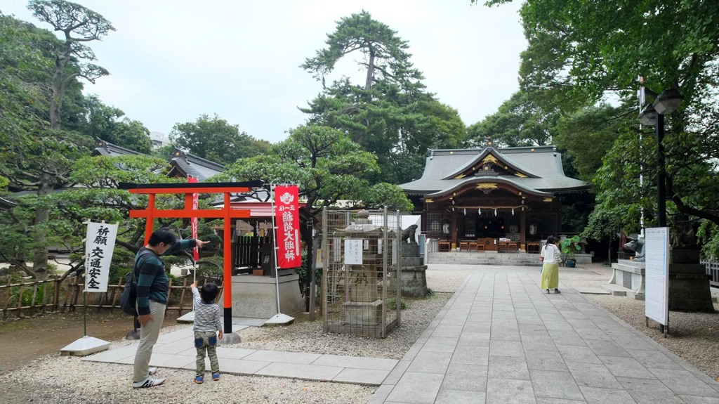 布多天神社の境内