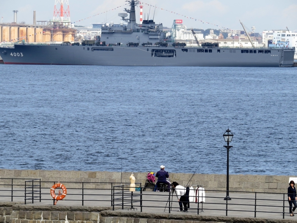 輸送艦「やまゆき」