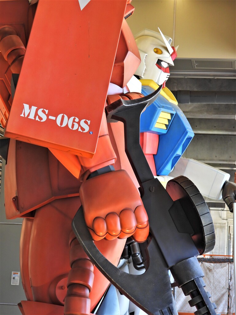 ザクとガンダム