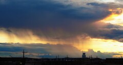 夕暮れの驟雨