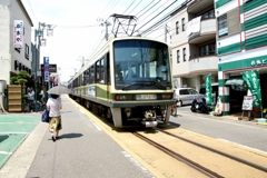 正面ガラスの大きな2000系