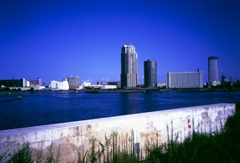 河口の町