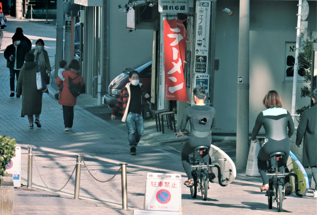 地元サーファー