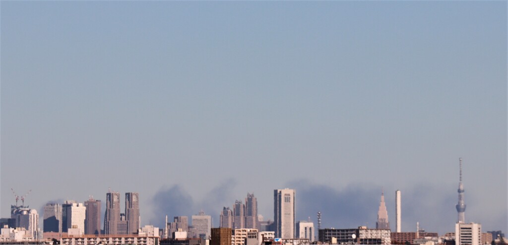 都心に黒煙