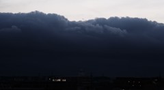 黒雲起こる