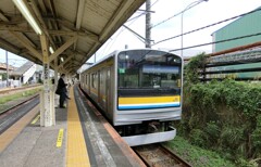 鶴見行が到着