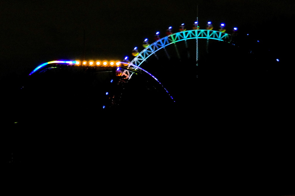 夜の遊園地