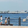 海を見ていた姉妹