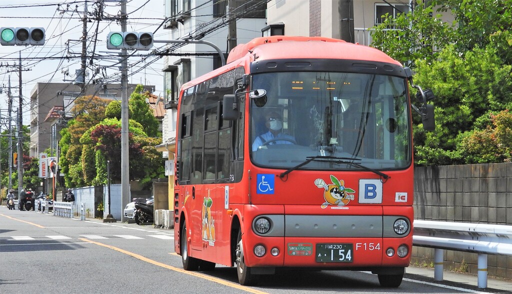 i バス