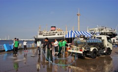 横浜市水道局が出動