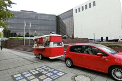 赤いキッチンカー