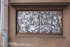 神保町の猫窓