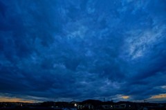 禍々しい雲