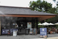 外苑のカフェテラス