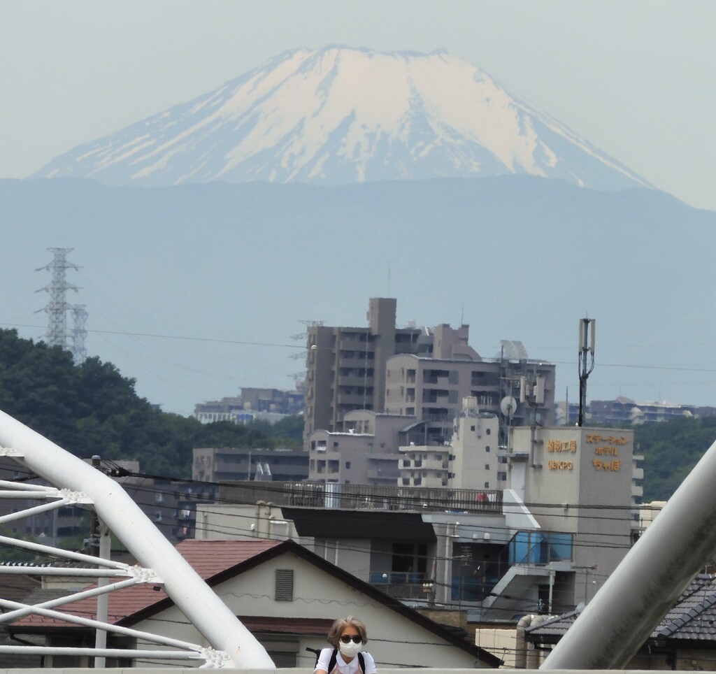 サングラスの自転車女子