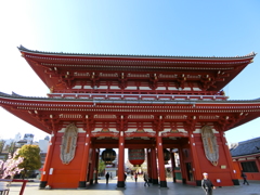 本堂側から見た宝蔵門