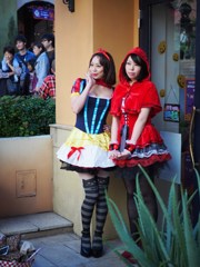 セクシーな白雪姫と赤ずきんちゃん