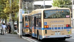 本牧発横浜駅行