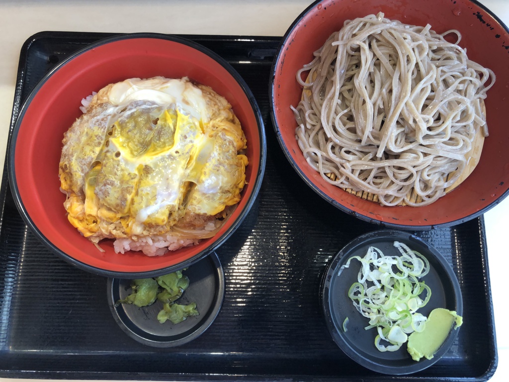 台風明けの朝食