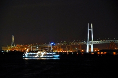 夜の横浜港1周クルーズ