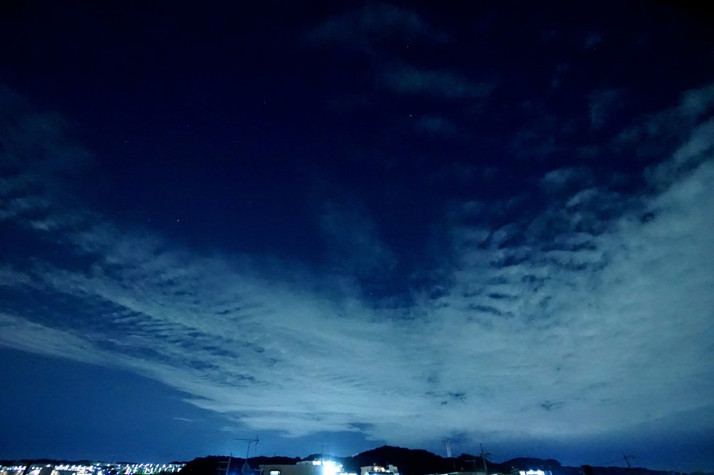 梅雨の星空