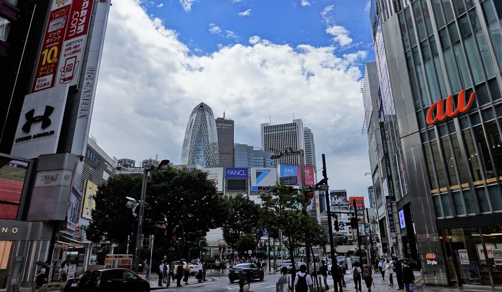 新宿駅東口前