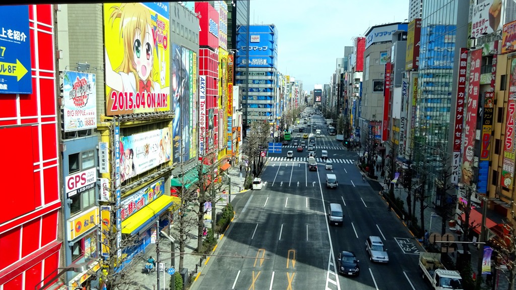 朝の秋葉原メインストリート