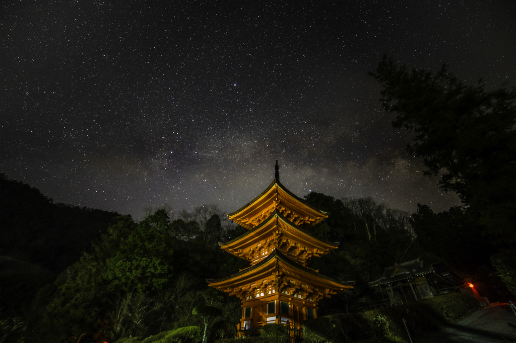 星空と三重の塔 2016