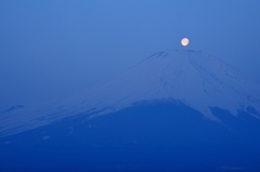 富士も眠る朧月夜