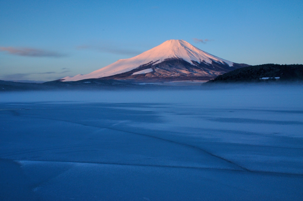 悠々と冬富士