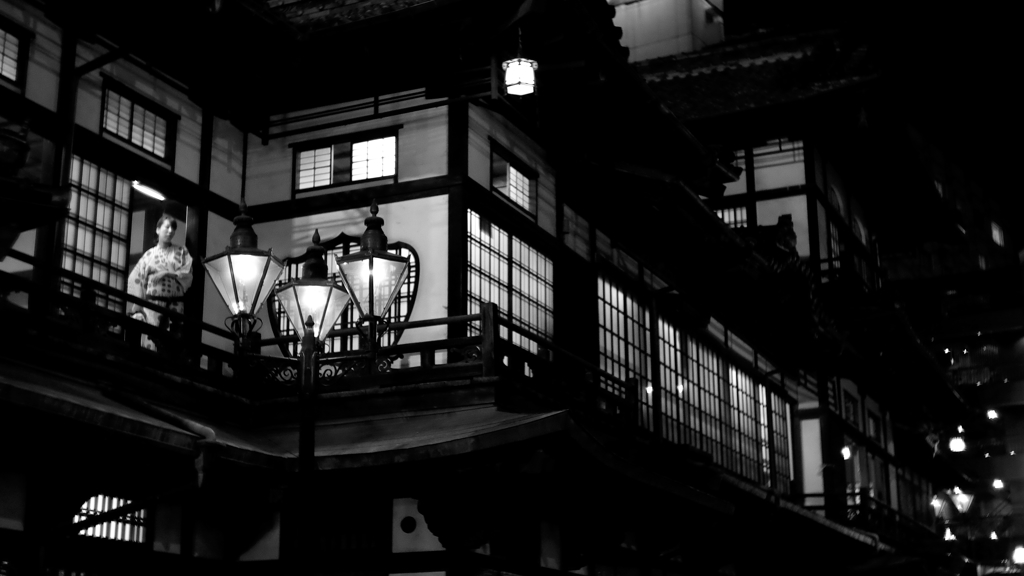 夜、二階からそっと外を
