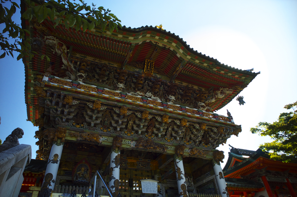 耕三寺の孝養門