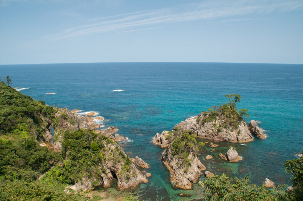 澄んだ日本海の空と海