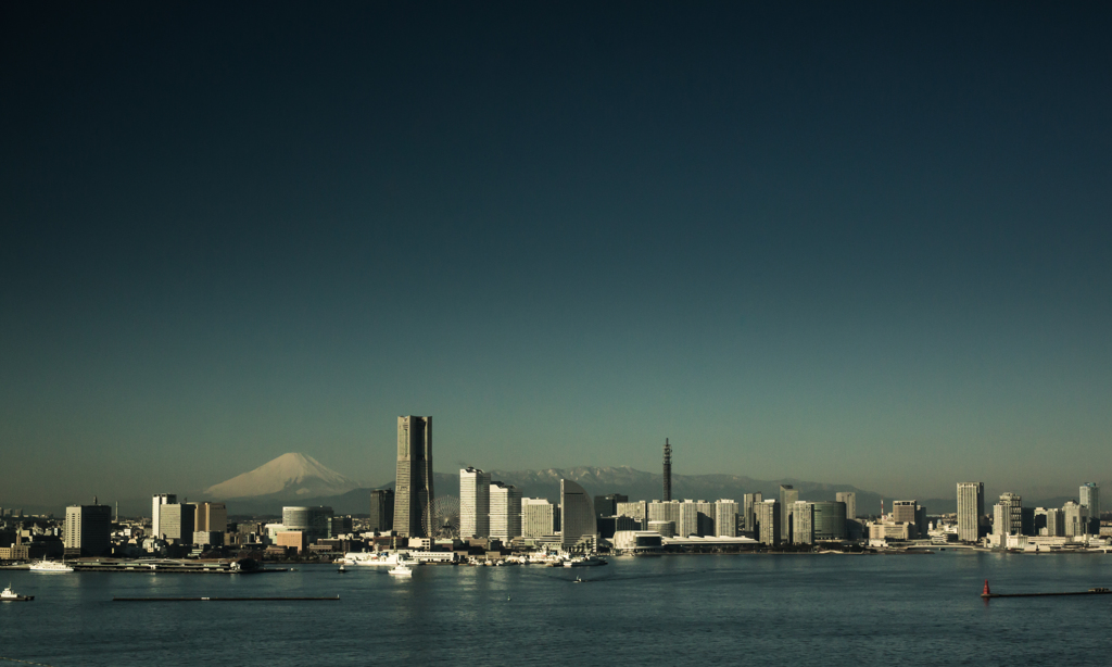 ベイブリッジからの望むみなとみらい地区