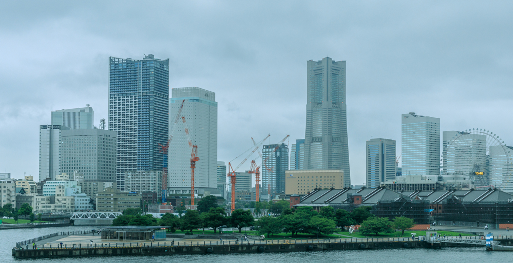 雨の横浜大さん橋